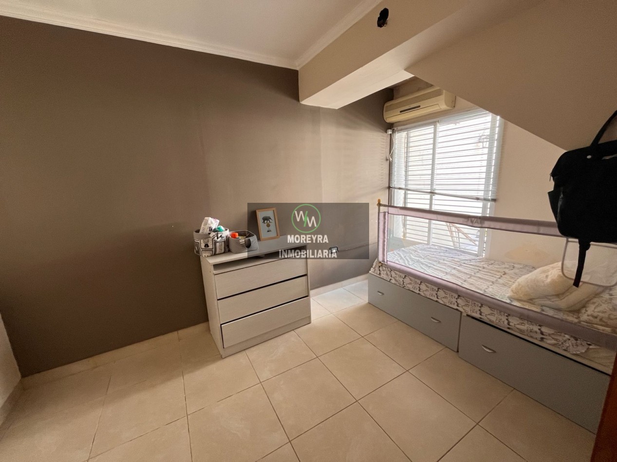 VENDO CASA CALLE FELICIANO A METROS DE YRIGOYEN